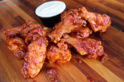 <strong>25 Wings</strong>